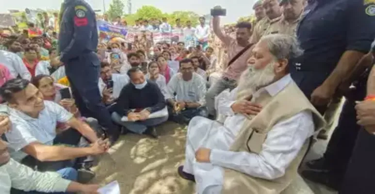 Anil Vij Meet People