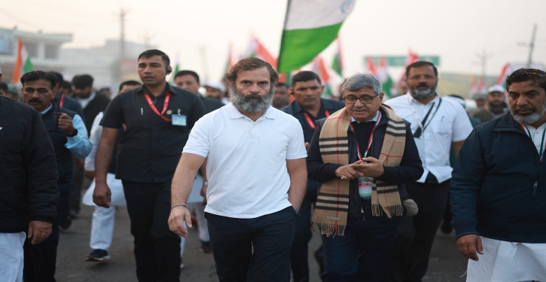 Bharat Bhushan Batra with Rahul Gandhi