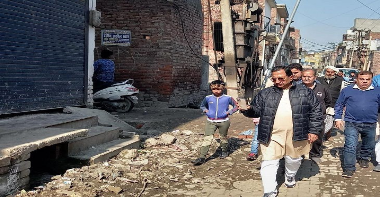 Parmod Kumar Vij inspecting development work