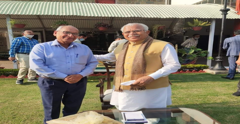 Ram Kumar Kashyap With Manohar lal Khattar