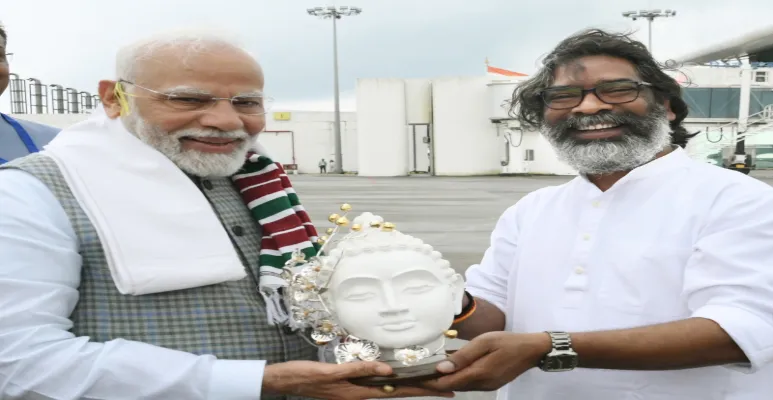 Hemant Soren welcomed Pm Narendra Modi