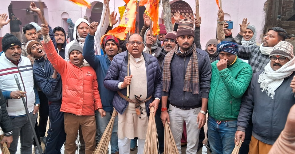 Amrendra Pratap Singh joins a cleanliness drive with local supporters, promoting Swachh Bharat Abhiyan.