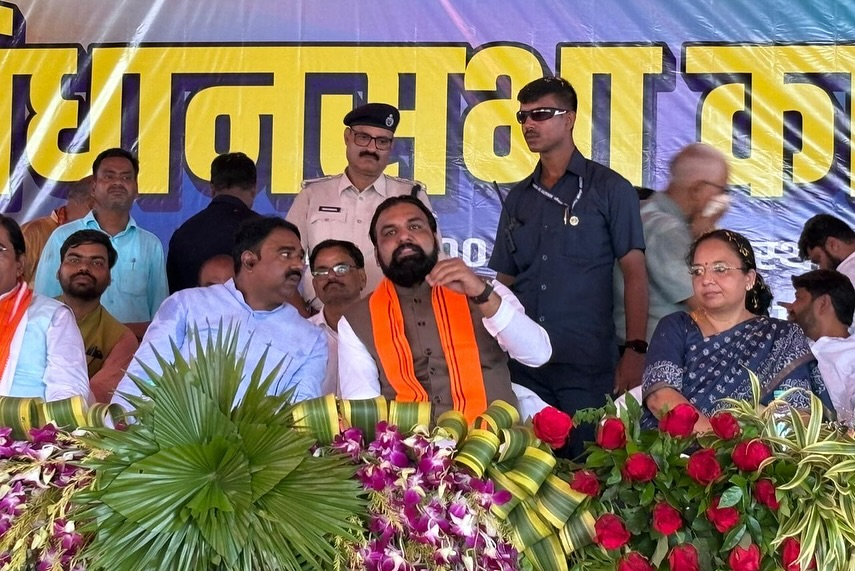 Manoj Yadav with Deputy CM Samrat Choudhary.
