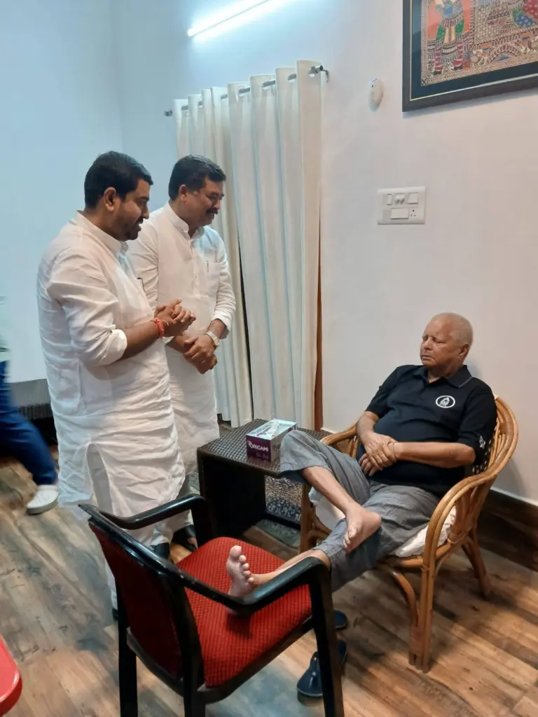 Santosh Kushwaha Talking with lalu yadav